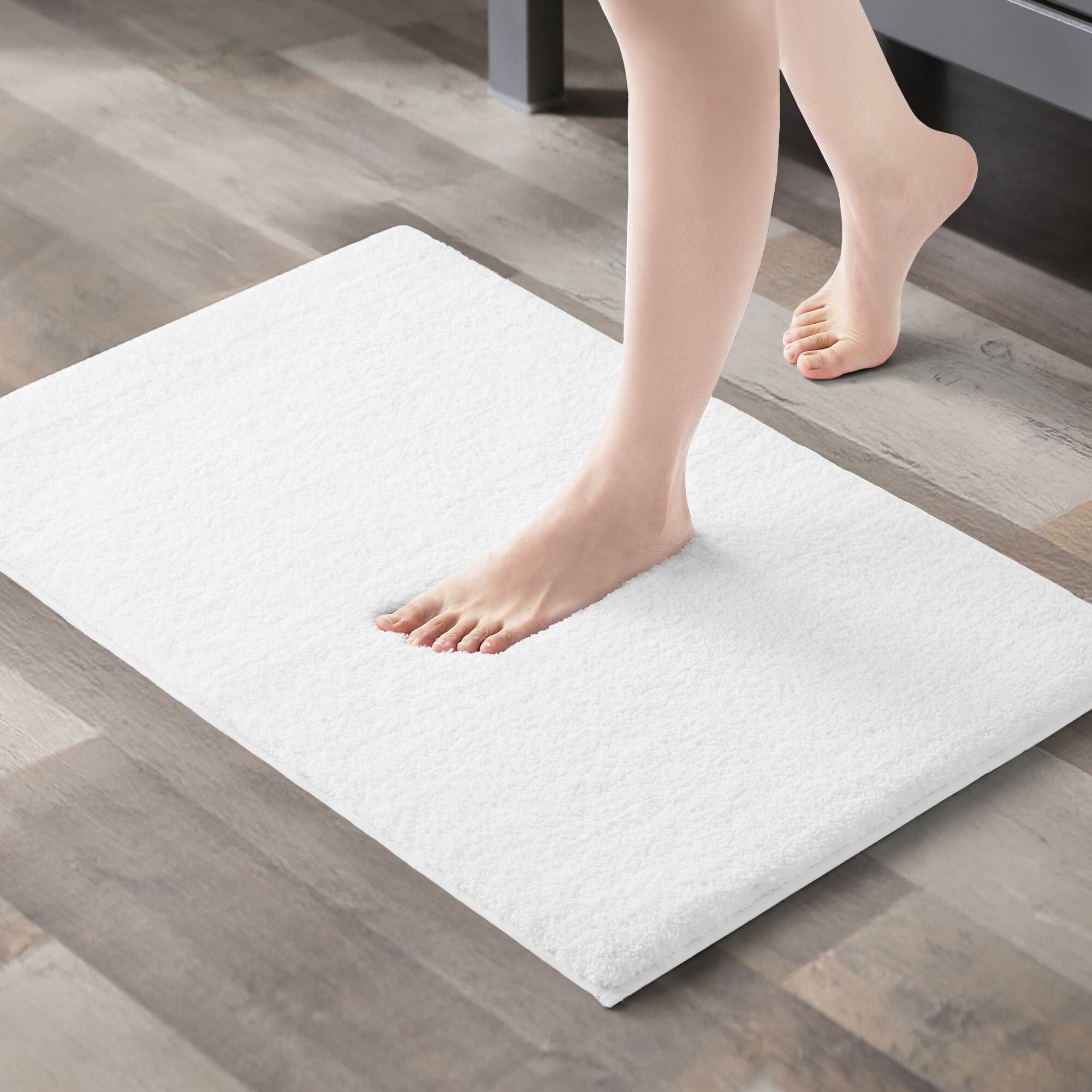 Madison Park Signature Marshmallow Rectangle Quick Dry Bath Rug with Non-Slip Backing