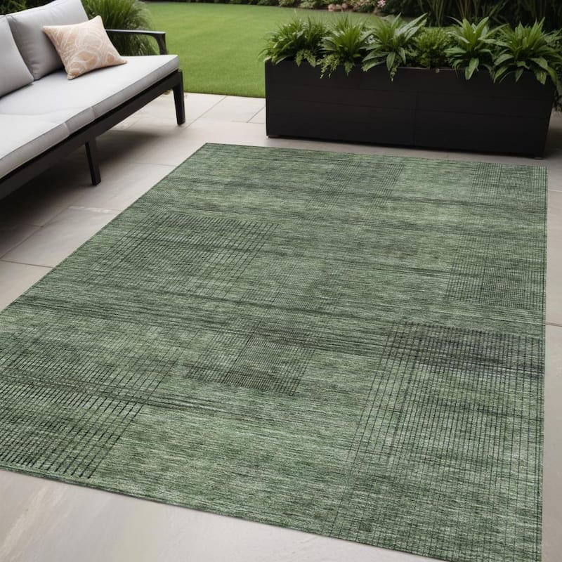 HomeRoots Striped Transitional Rectangle Outdoor Rug - 5' X 8'