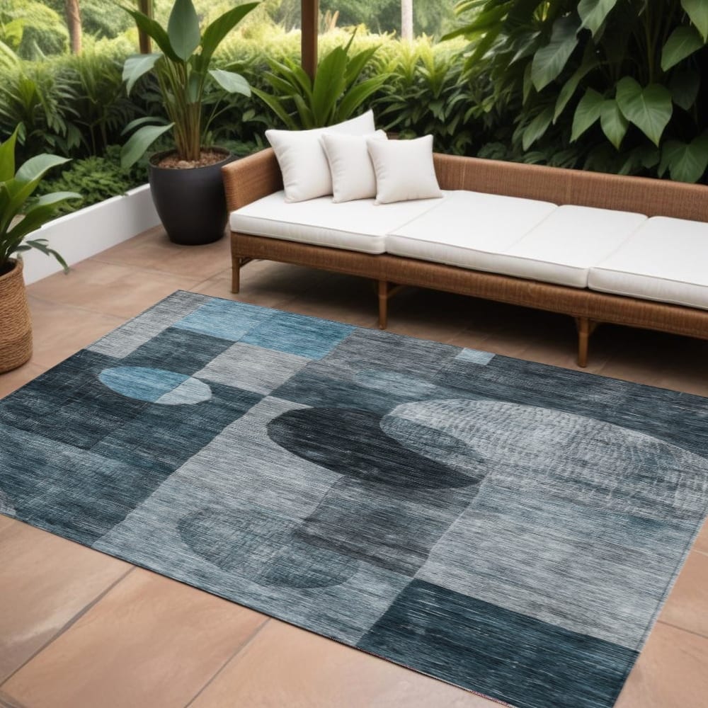 HomeRoots Geometric Transitional Rectangle Outdoor Rug