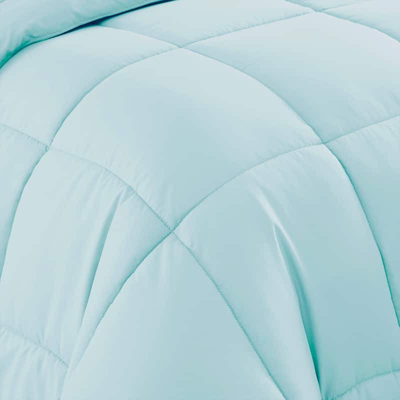 All Season Hypoallergenic Lightweight Down Alternative Comforter