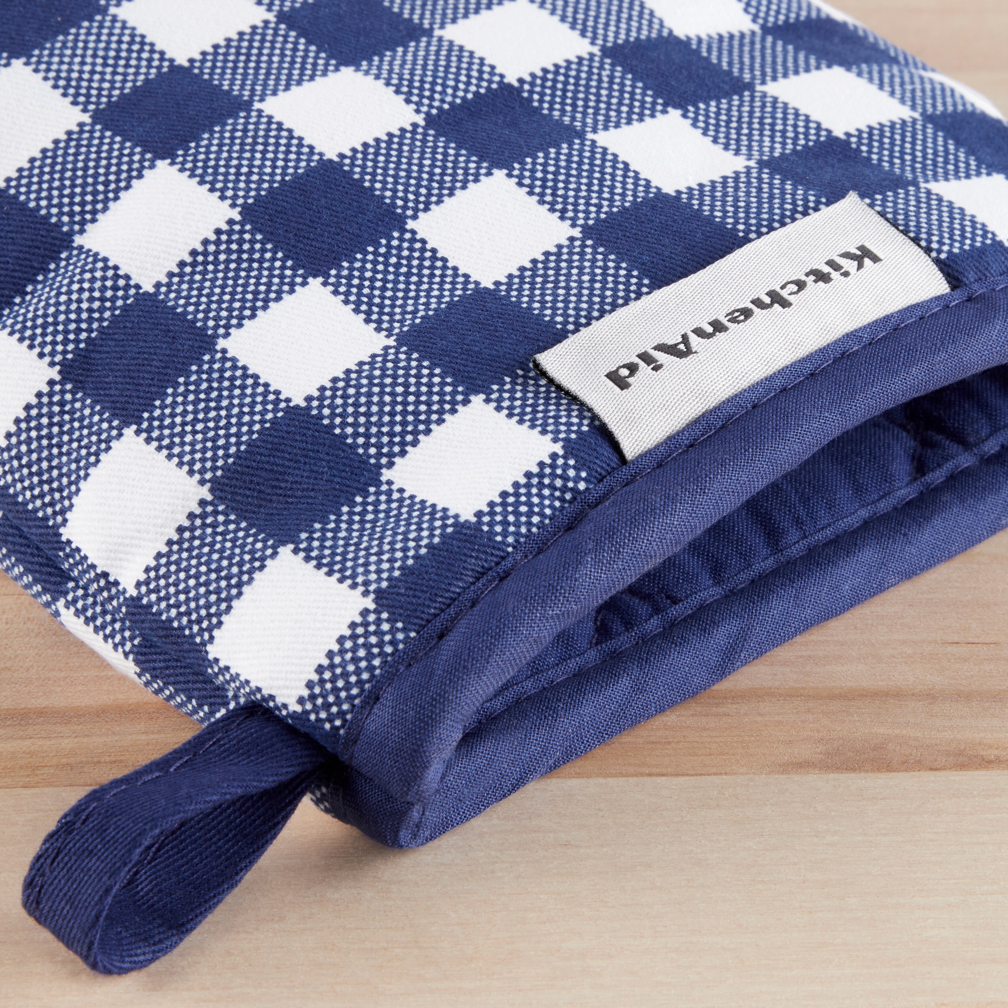https://ak1.ostkcdn.com/images/products/is/images/direct/08728ada78fead2a6dc019d746f95a1c1181ae04/KitchenAid-Gingham-Mini-Oven-Mitt-2-Pack-Set.jpg