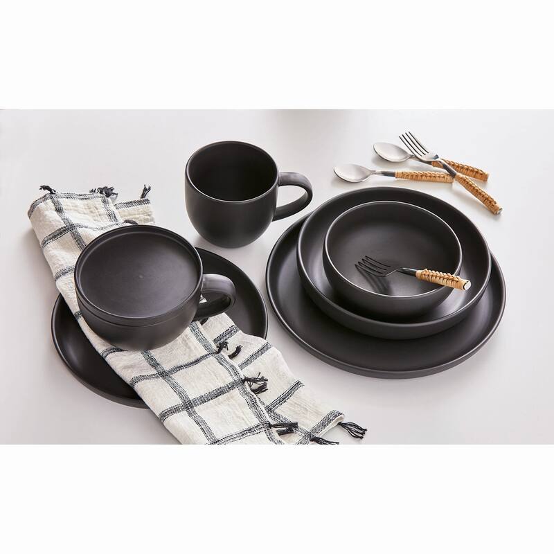 Logan Dinner Plate Stoneware Dishwasher Safe Black, 11 inch.