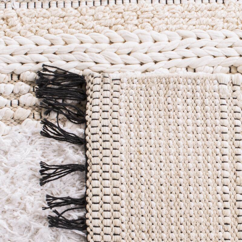 SAFAVIEH Handmade Boston Sylvania Coastal Cotton Rug with Fringe - Ivory/Beige - 6' x 9'