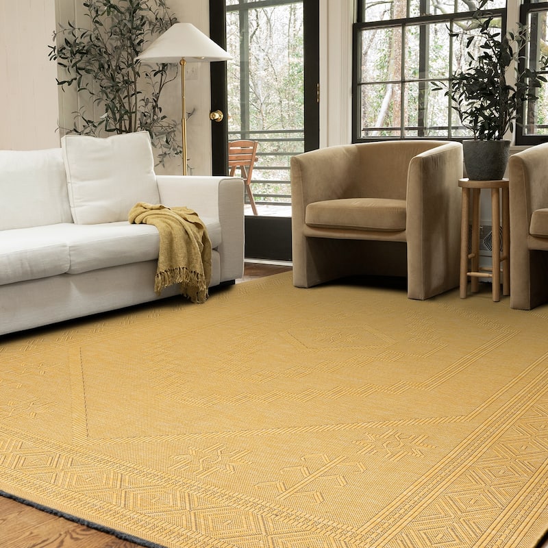 Alameda Solid Color Medallion Machine Washable Indoor Area Rug