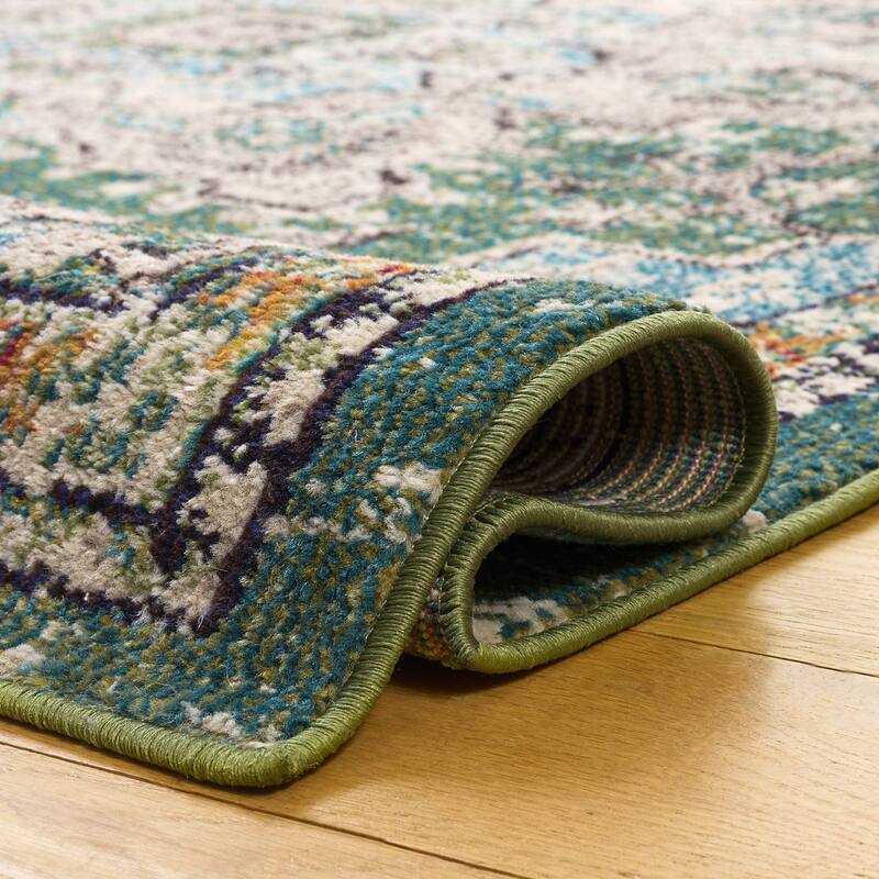 SAFAVIEH Madison Katelijne Boho Medallion Distressed Area Rug