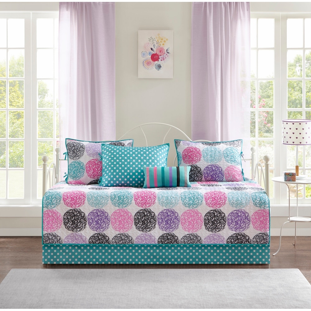 https://ak1.ostkcdn.com/images/products/is/images/direct/0887a0fefffe7beaffa8dee7ef79da8e19ddfff2/Mi-Zone-Audrina-Purple-Reversible-6-Piece-Daybed-Set.jpg