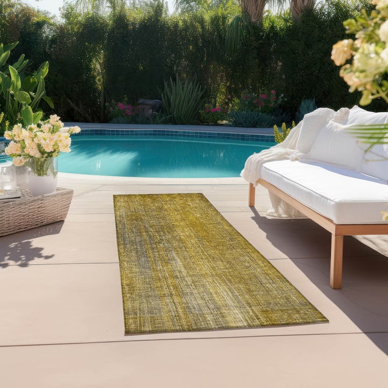 Machine Washable Indoor/ Outdoor Ombre Solid Chantille Rug - 2'3" x 7'6" - Chocolate