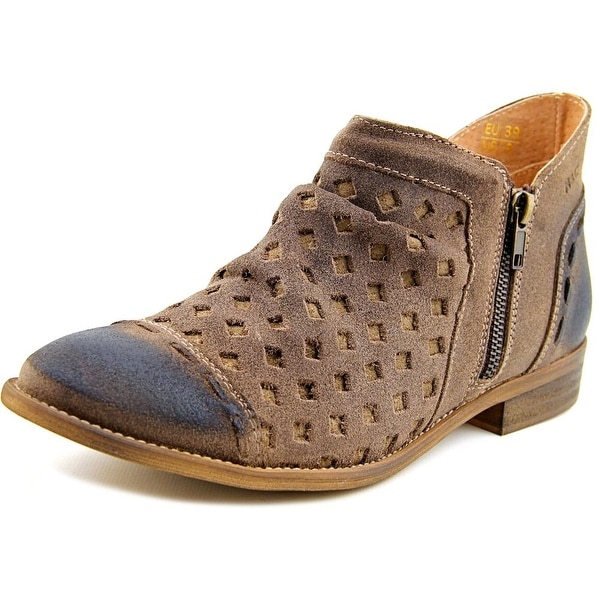 Musse & Cloud Cnytia Women Round Toe Leather Brown Bootie