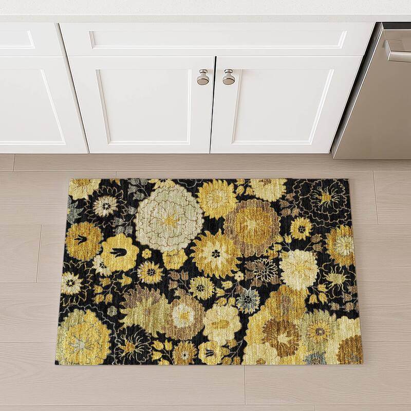 Machine Washable Indoor/ Outdoor Modern Floral Chantille Rug