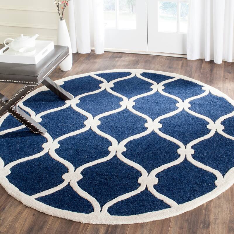 SAFAVIEH Handmade Cambridge Catharien Modern Moroccan Wool Rug - 6' Round - Navy/Ivory