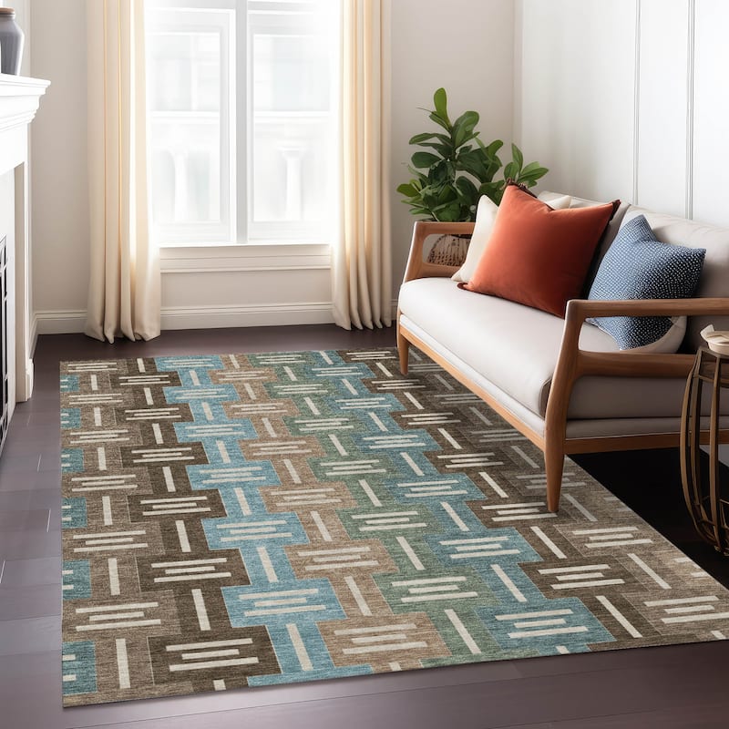 Machine Washable Indoor/ Outdoor Modern Wamego Chantille Rug