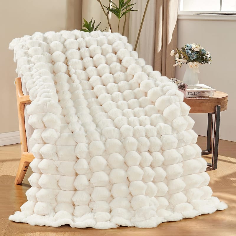 Home Soft Things Super Soft Fluffy Textured FauxFur Throw Blanket - Spandex Bubble