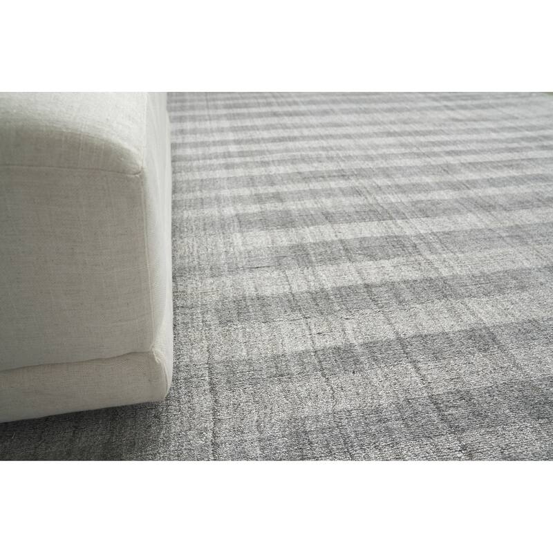 EXQUISITE RUGS Robin Stripe Hand-loomed Bamboo Silk/Wool Grey Area Rug.