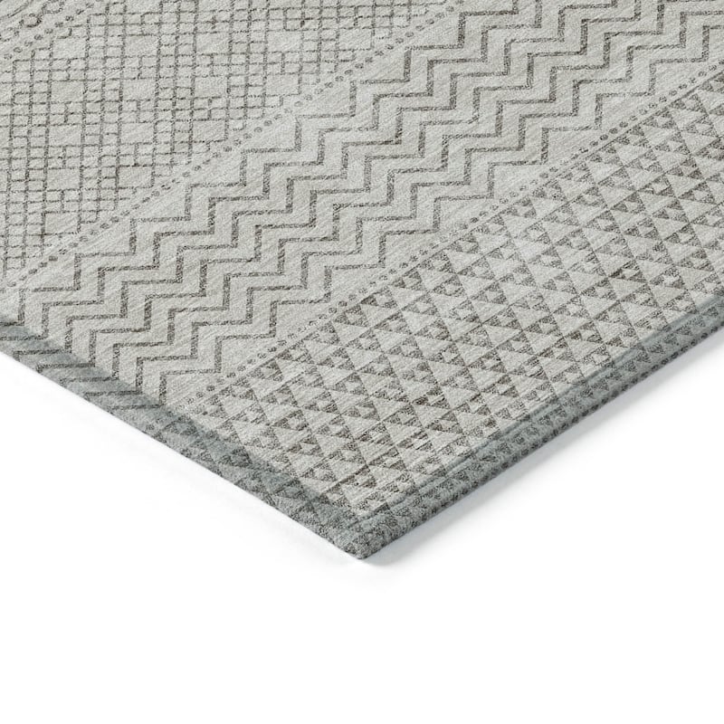 HomeRoots Chevron Modern Rectangle Outdoor Rug