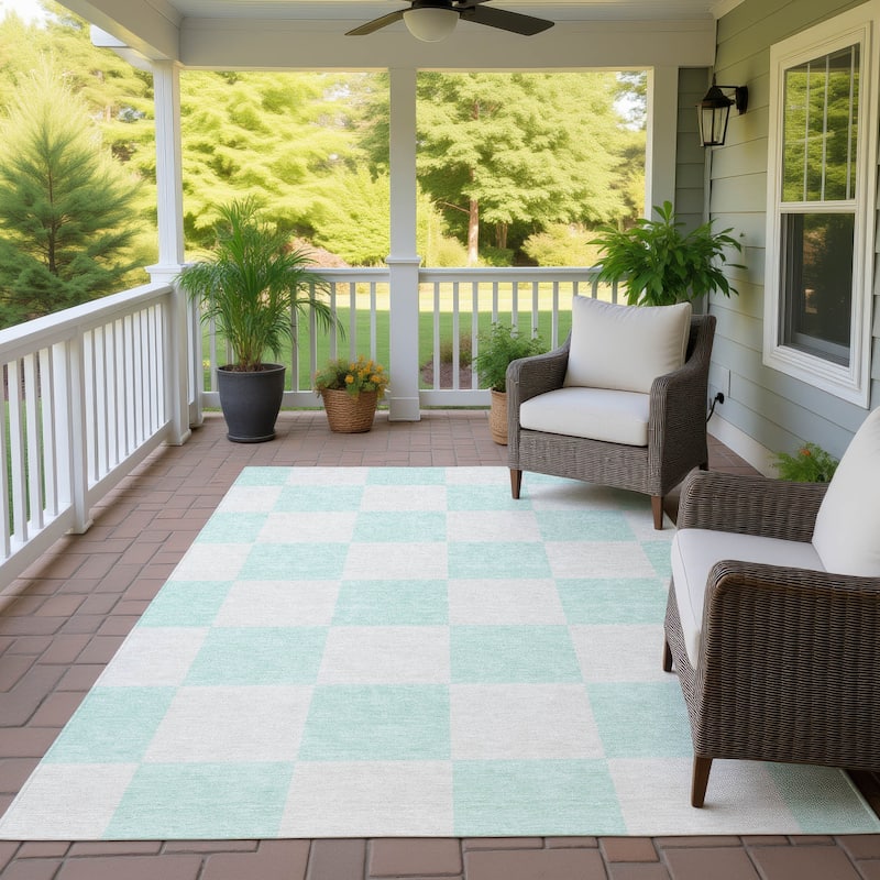 Machine Washable Indoor/ Outdoor Modern Checker Chantille Rug
