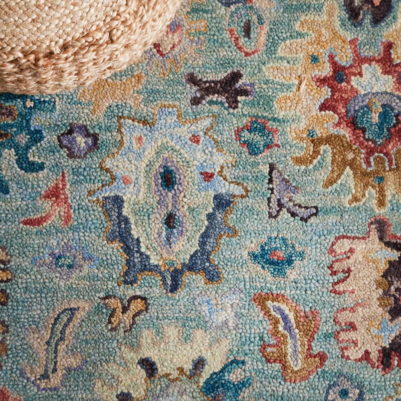 SAFAVIEH Handmade Blossom Kanya Floral Wool Rug