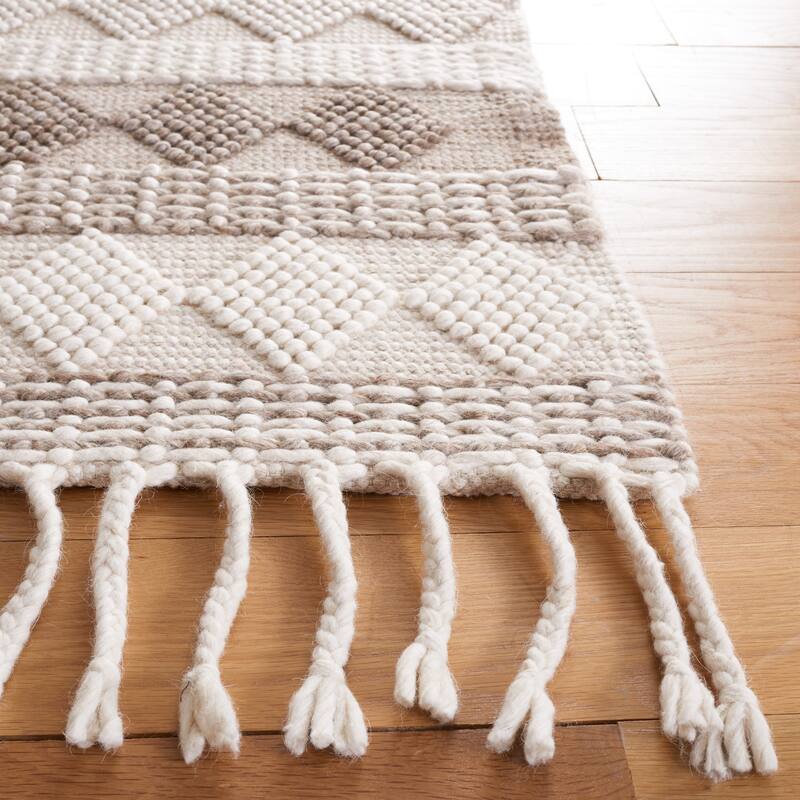 SAFAVIEH Handmade Natura Annalisa Wool Rug