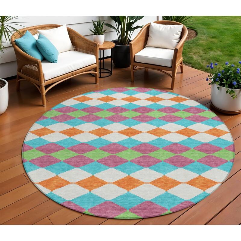 HomeRoots Geometric Transitional Rectangle Outdoor Rug - 8' Round