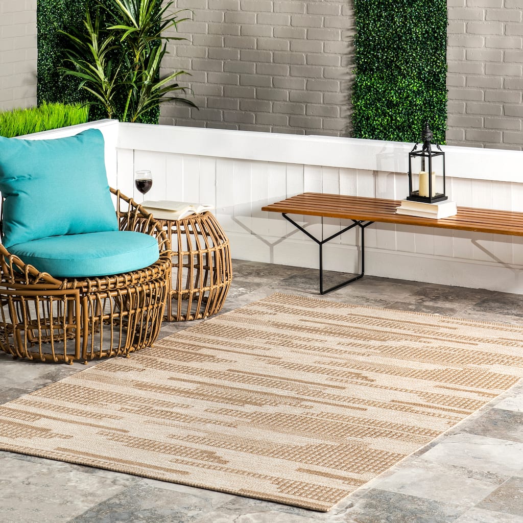 Nuloom Maddy Abstract Lined Indoor/Outdoor Area Rug