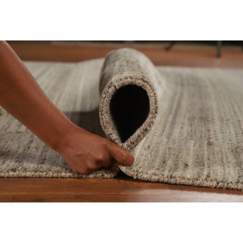 Hand Knotted Oriental 100% Wool Carpet Tribal Tribal Beige & Ivories Gabbeh Area Rug - 9' 9'' X 6' 7''