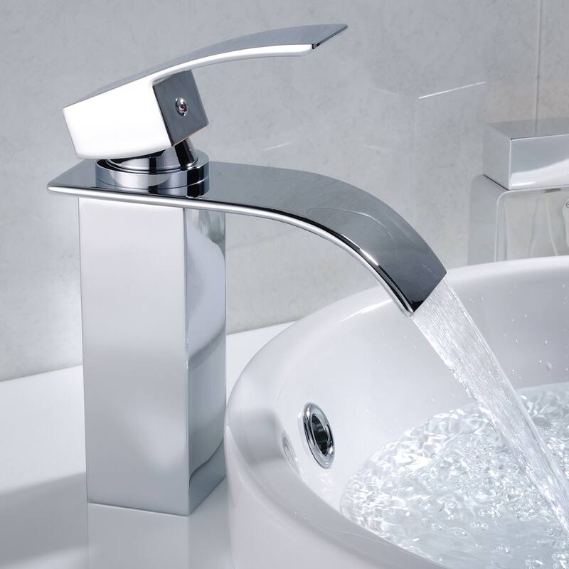 Single Handle Single Hole Bathroom Faucet in Chrome - 1.97*7.75