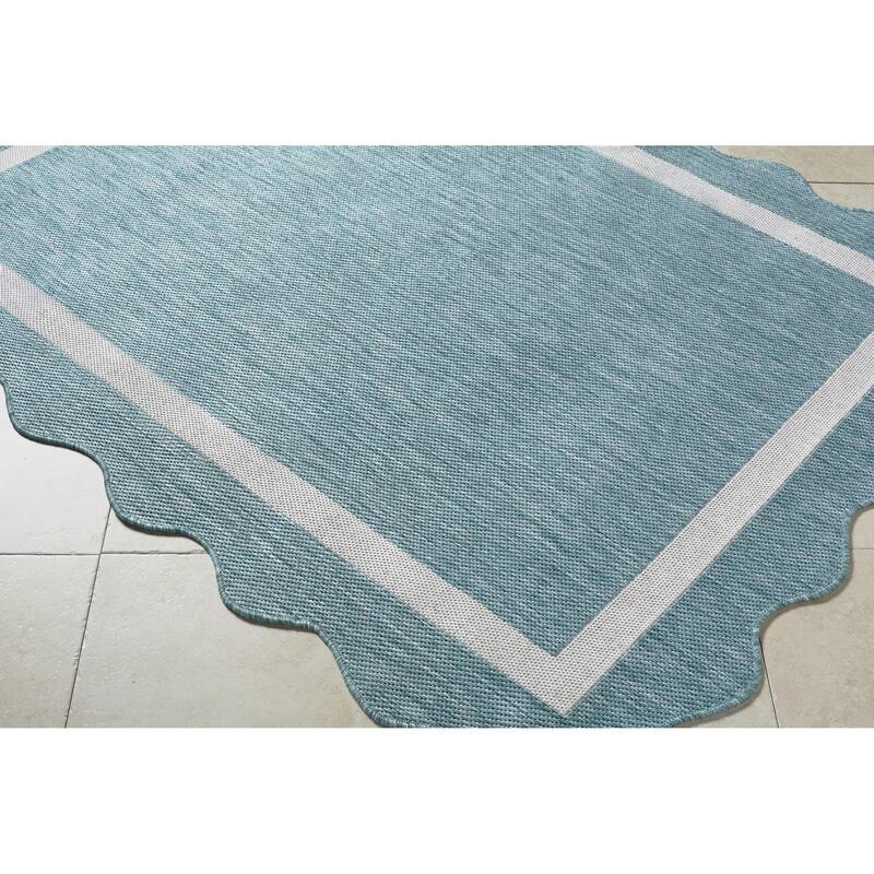 Livabliss Miami Beach Traditional Indoor / Outdoor Area Rug
