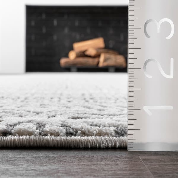 Nuloom Light Grey Aztec Print Area Rug