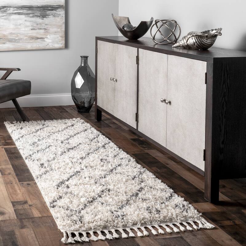 Nuloom Transitional Kristi Shag Area Rug - 2'6" x 8' Runner - Ivory