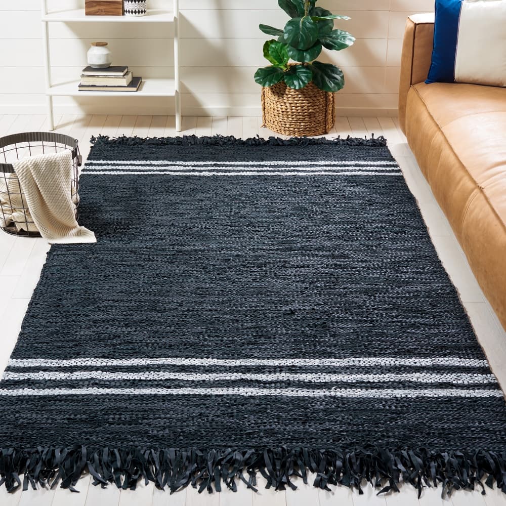 SAFAVIEH Handmade Vintage Leather Brandi Modern Rug