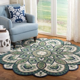 SAFAVIEH Handmade Novelty Urtza Ornate Flower Wool Rug