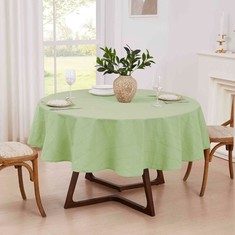 Izod Chadwick Laurel 70" Round Tablecloth