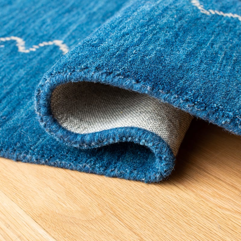 SAFAVIEH Handmade Himalaya Karly Modern Wool Rug