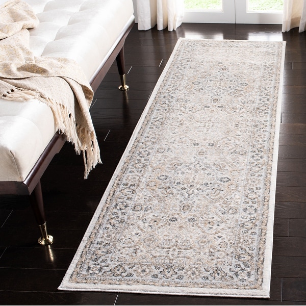 SAFAVIEH Isabella Minola Traditional Oriental Rug - On Sale - Bed
