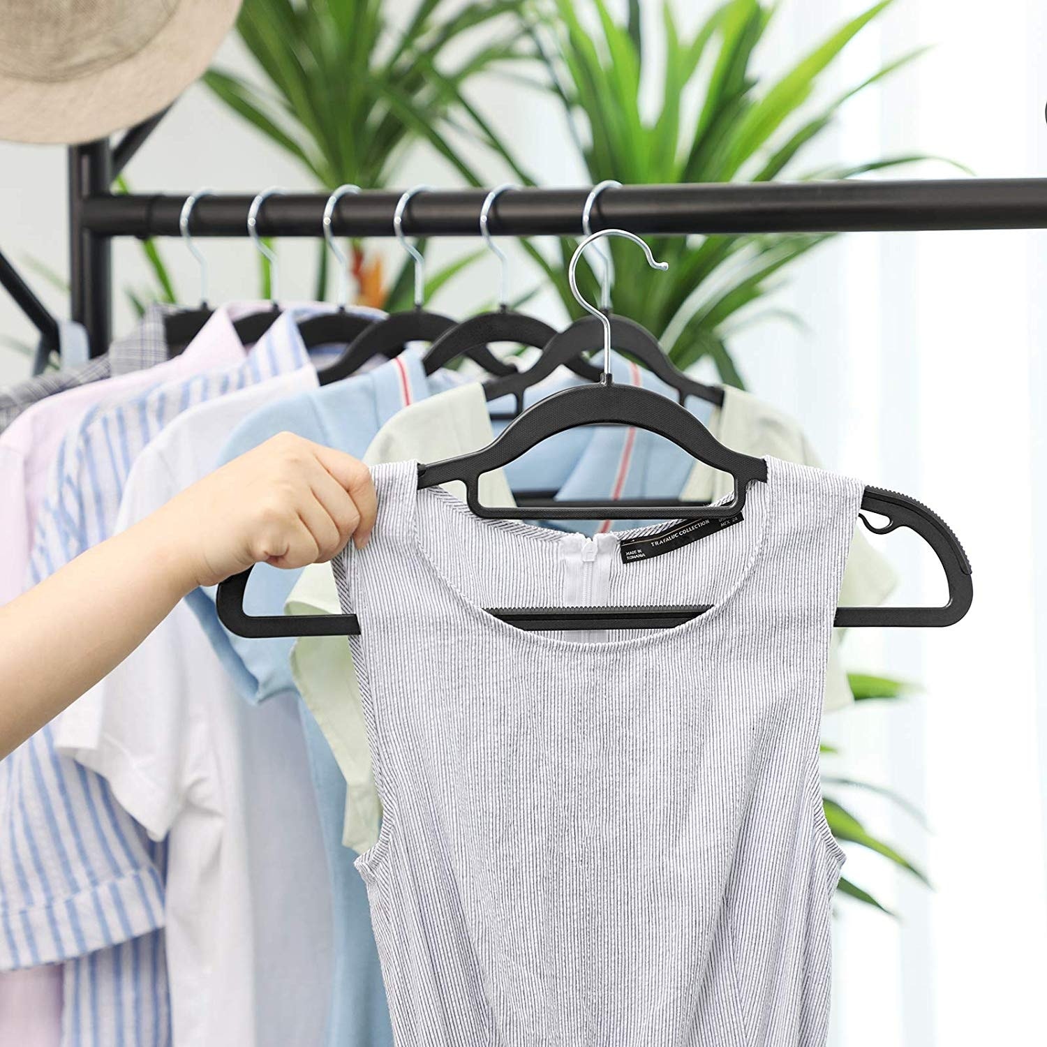 Pack of 50 Coat Hangers Heavy Duty Plastic Hangers with Non Slip