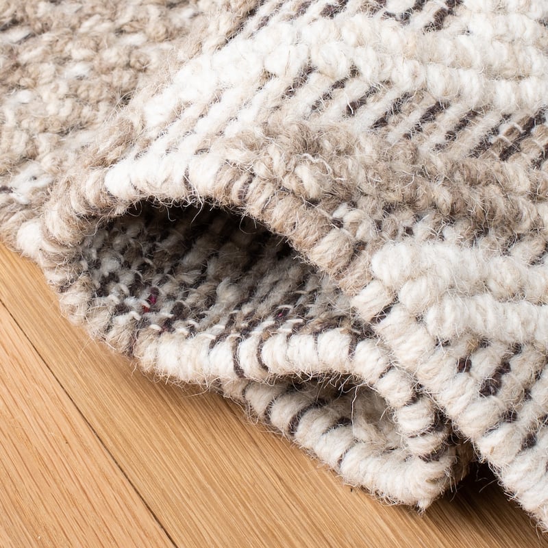 SAFAVIEH Handmade Vermont Christin Wool Rug