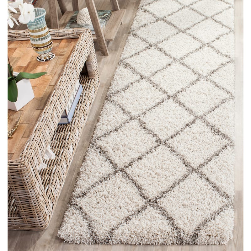 SAFAVIEH Hudson Shag Estella Diamond Trellis 2-inch Thick Rug - 2'3" x 8' Runner - Ivory/Grey