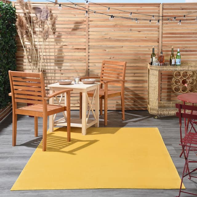 Nourison Essentials Solid Contemporary Indoor/ Outdoor Area Rug - 4' x 6' - Yellow