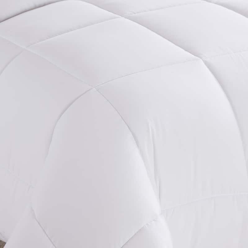 All Season Hypoallergenic Lightweight Down Alternative Comforter