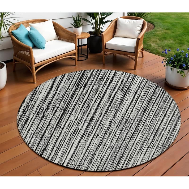 HomeRoots Striped Transitional Rectangle Outdoor Rug - 8' Round