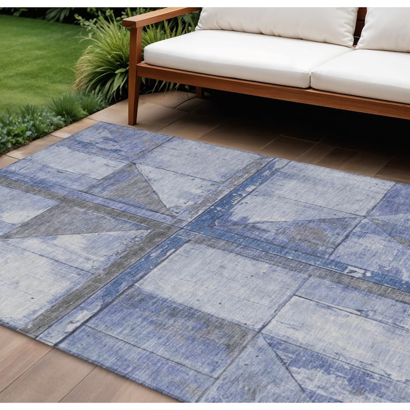 HomeRoots Geometric Transitional Rectangle Outdoor Rug - 8' X 10'