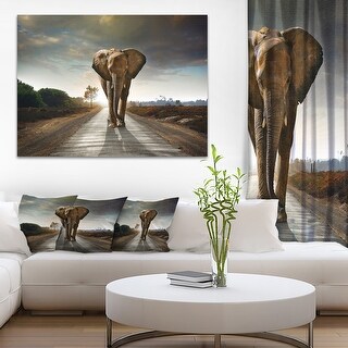 Designart "Single Walking Elephant" Photography Canvas Art Print - Bed ...
