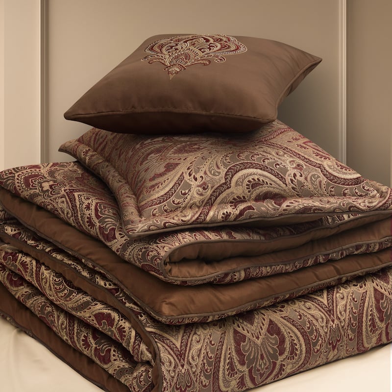 Odette Comforter Set