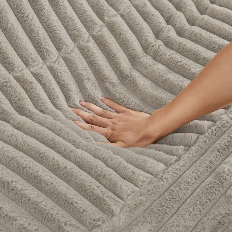 Spruce & Spring Oversized Lounge Accent Chair with Plush Cushions and Solid Wood Frame