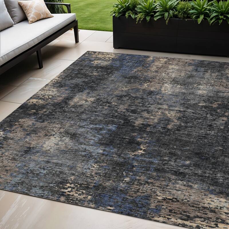HomeRoots Abstract Transitional Rectangle Outdoor Rug - 5' X 8'
