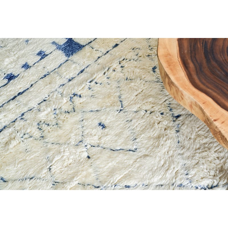 EXQUISITE RUGS Moroccan Hand-knotted New Zealand Wool Ivory/Blue Area Rug.