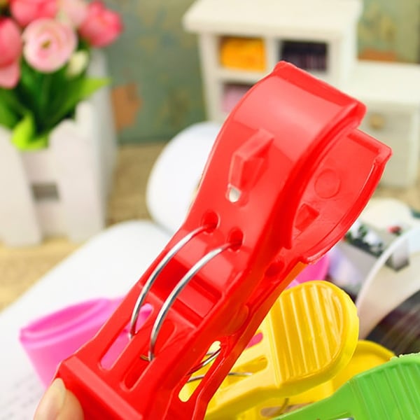 Plastic shoe store clips