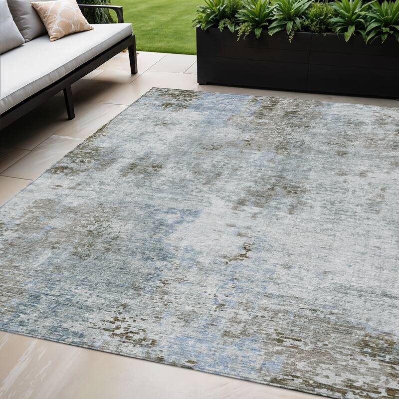 HomeRoots Abstract Transitional Rectangle Outdoor Rug - 5' X 8'