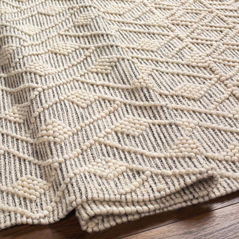 Livabliss Hezron Handmade Bohemian Chevron Wool & Jute Area Rug