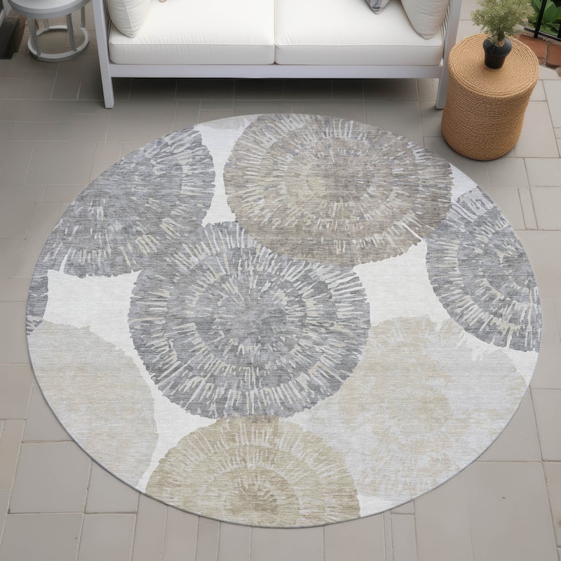 Machine Washable Indoor/ Outdoor Contemporary Devaughn Chantille Rug - Linen - 8' x 8'