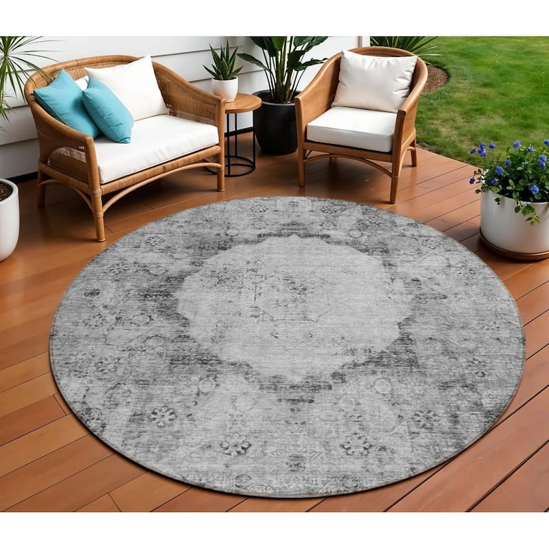 HomeRoots Oriental Traditional Rectangle Outdoor Rug - 8' Round